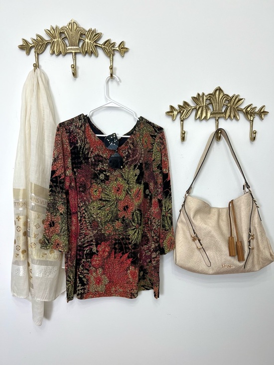 Tops - Floral textured  Tunic Top in Multi-Color